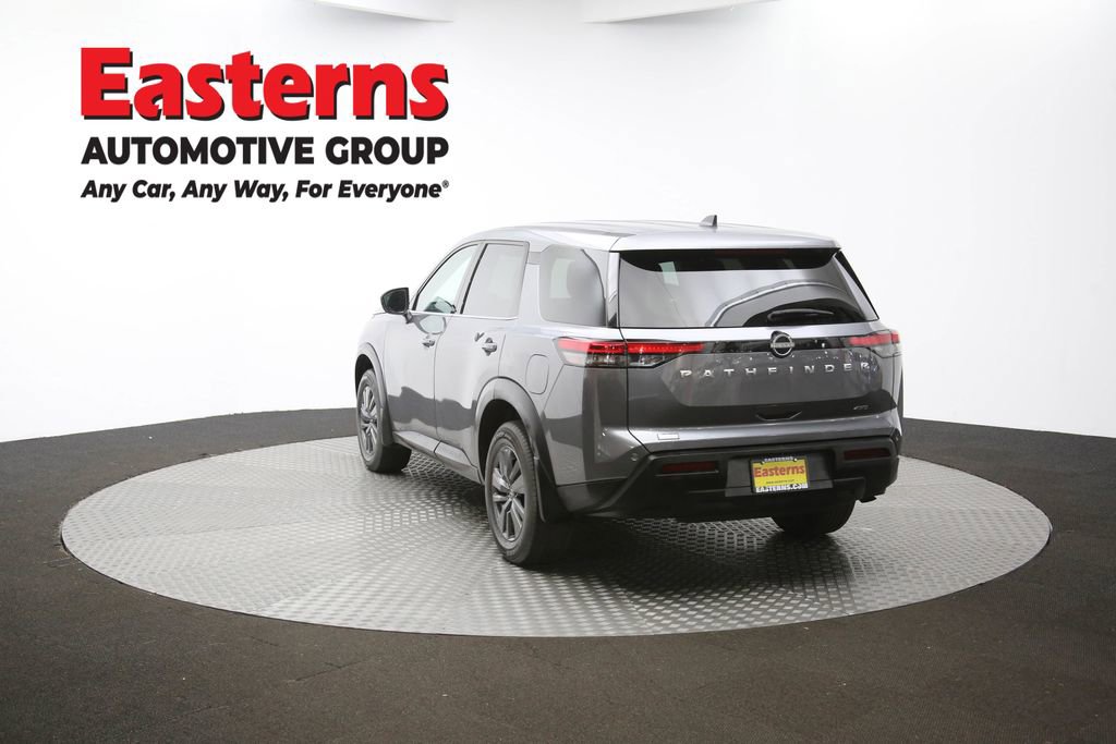 Used 2024 Nissan Pathfinder S image 61