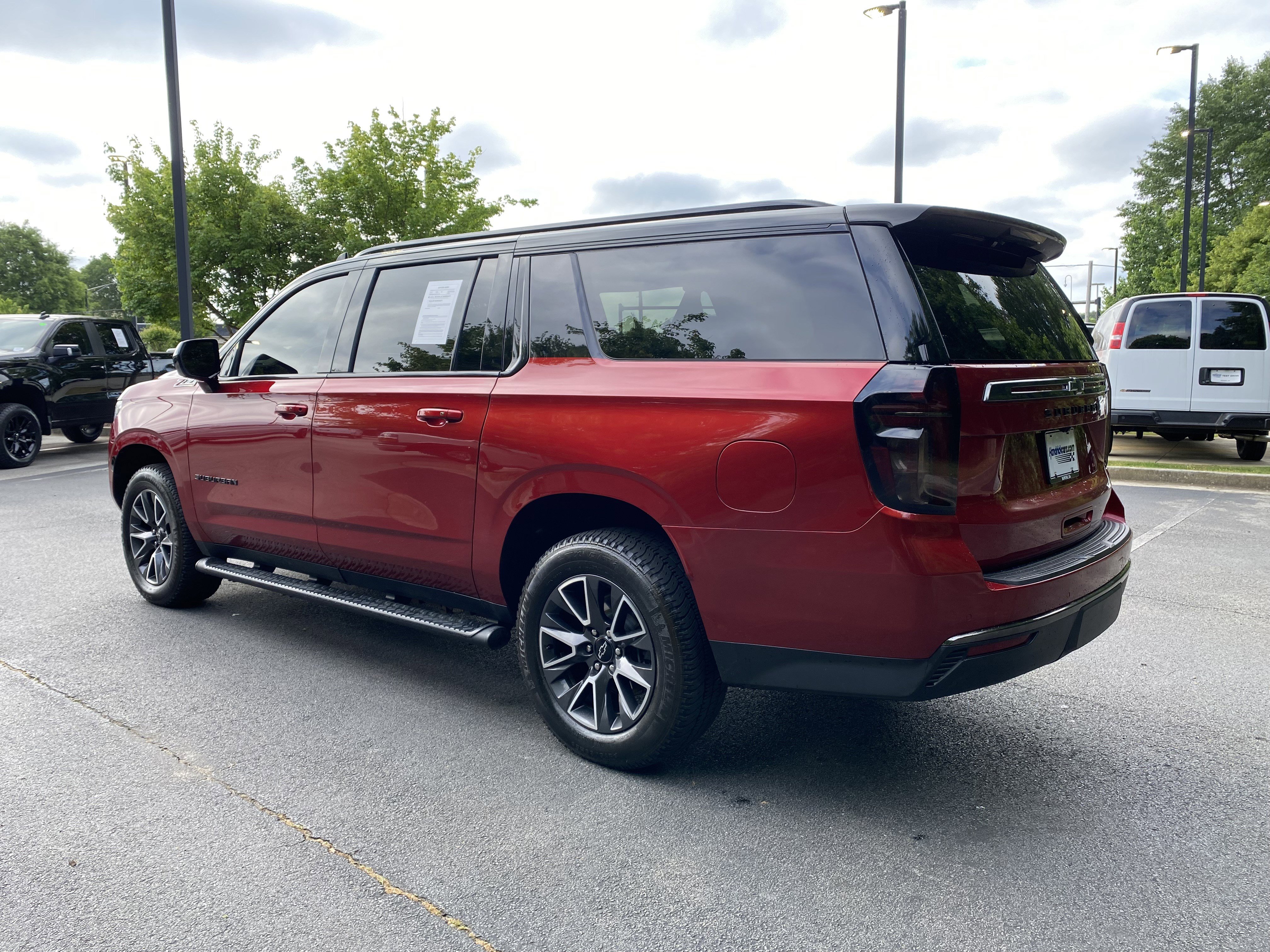 Used 2022 Chevrolet Suburban Z71 AWD/4WD image 7