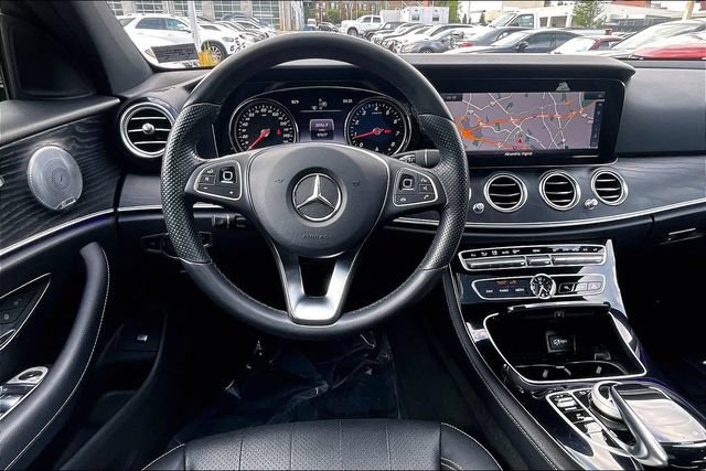 Used 2017 Mercedes-Benz E 300 4MATIC image 4