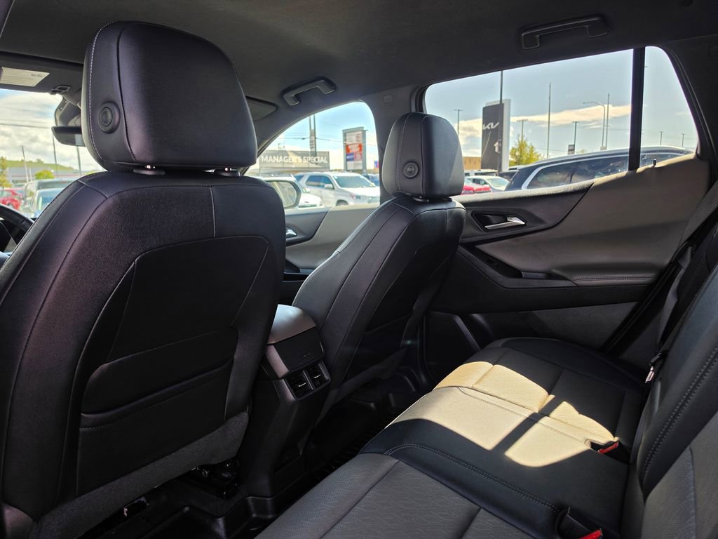 Used 2025 Chevrolet Equinox LT w/ Convenience Package II AWD/4WD image 11