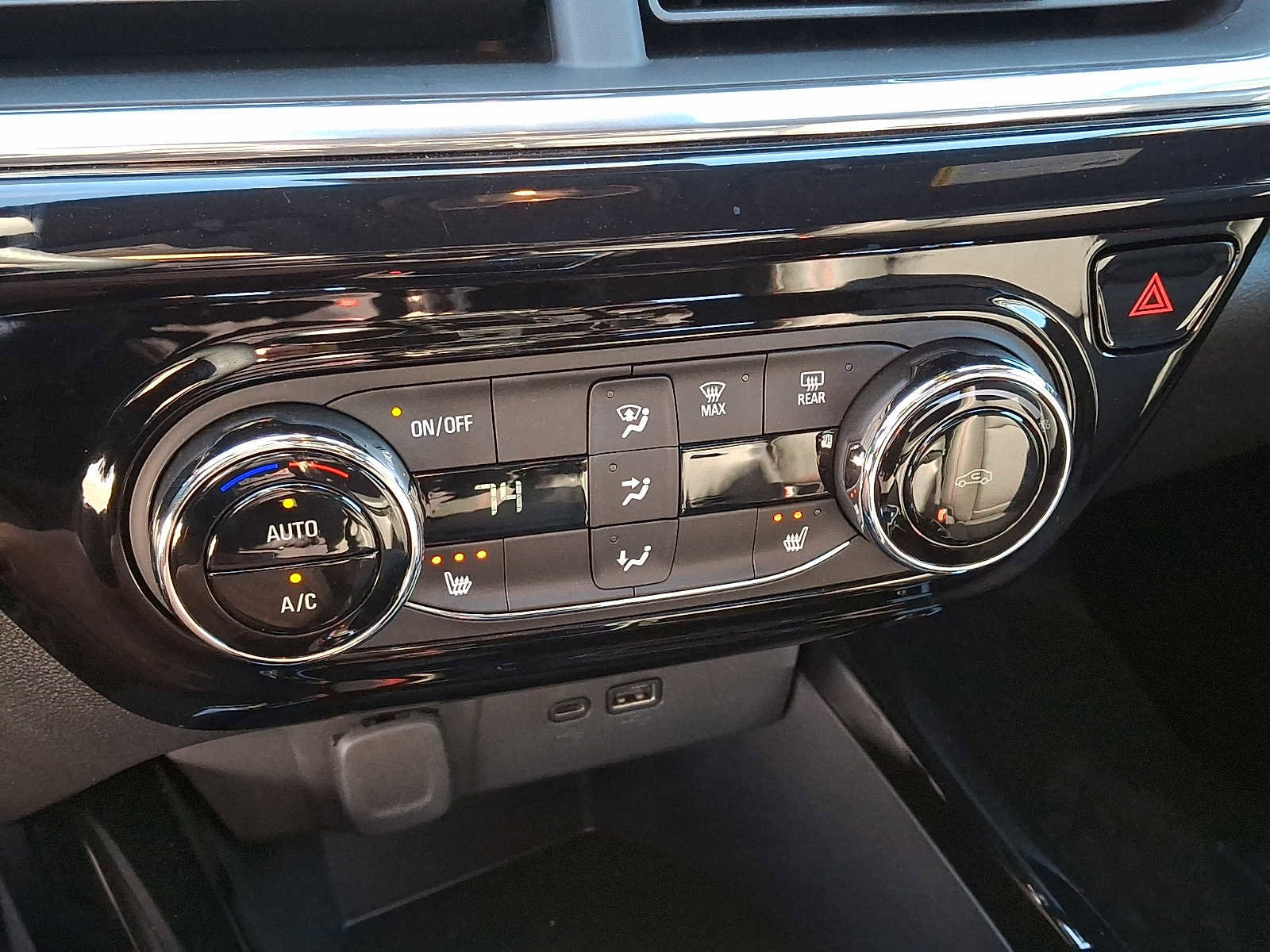 Used 2025 Chevrolet Trax RS w/ Driver Confidence Package image 15