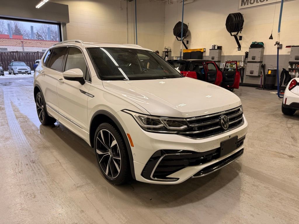 Used 2024 Volkswagen Tiguan SEL R-Line image 7