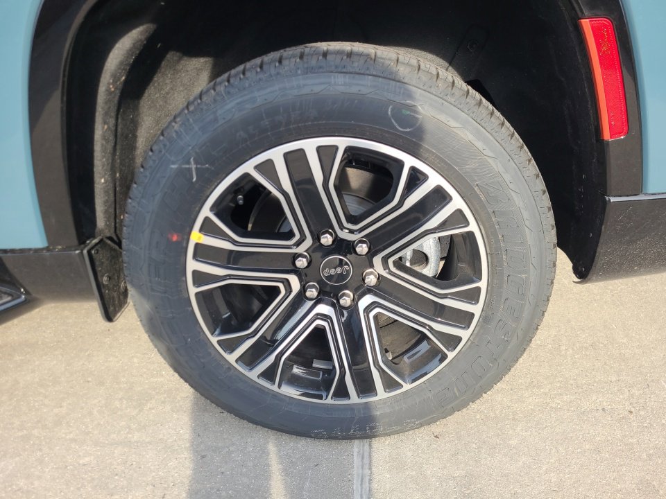 New 2026 Jeep Grand Wagoneer L 4x4 image 22