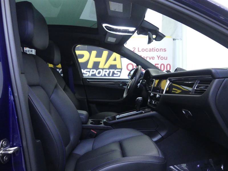 Used 2023 Porsche Macan AWD/4WD image 7