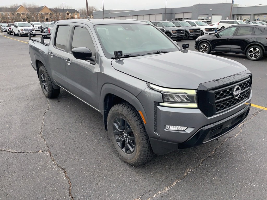 Used 2023 Nissan Frontier SV w/ Midnight Edition Package image 3