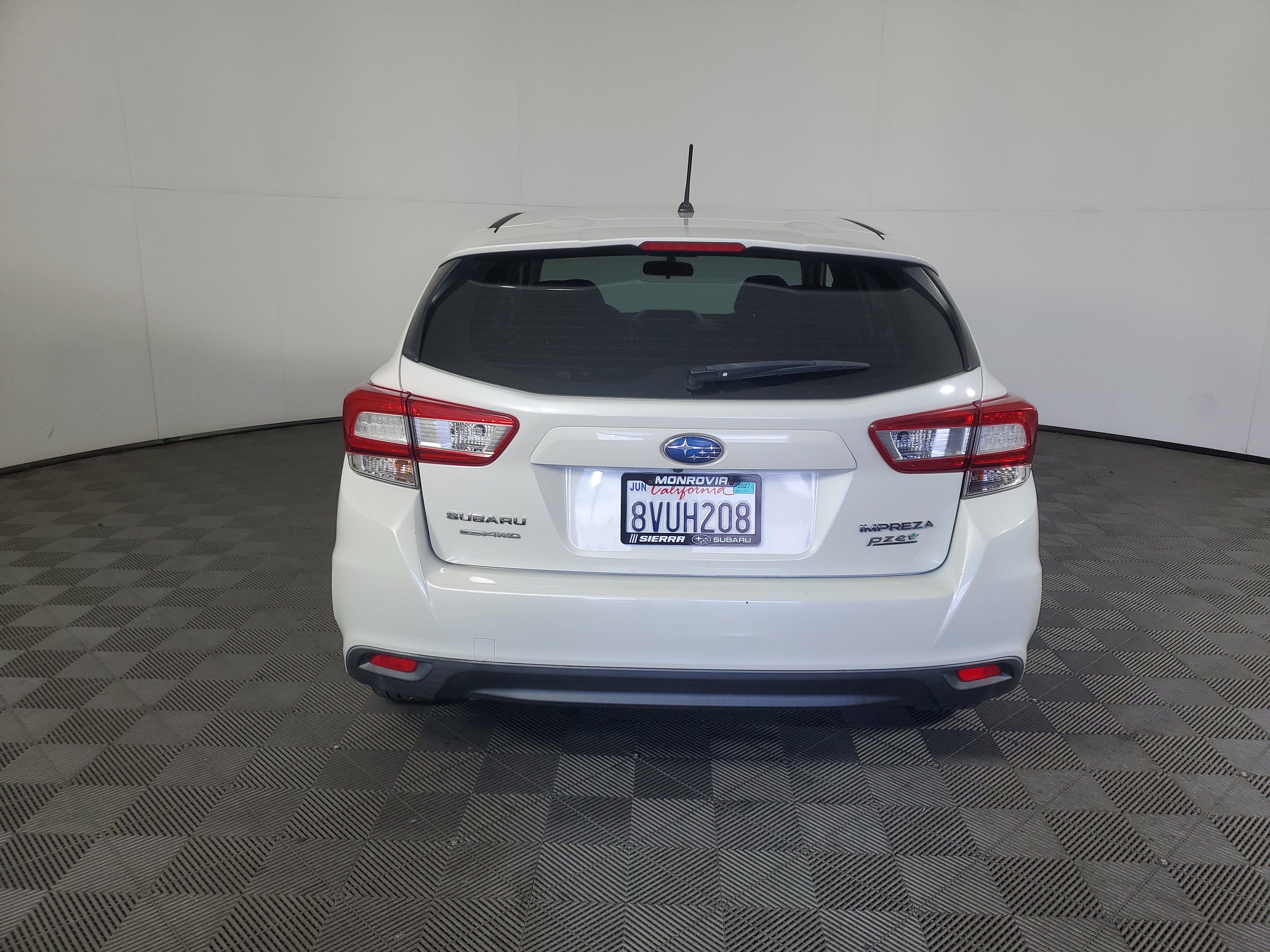 Used 2017 Subaru Impreza 2.0i AWD/4WD image 5