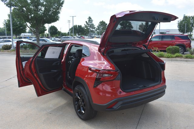 New 2026 Chevrolet Trax LT w/ Sunroof Package FWD image 16