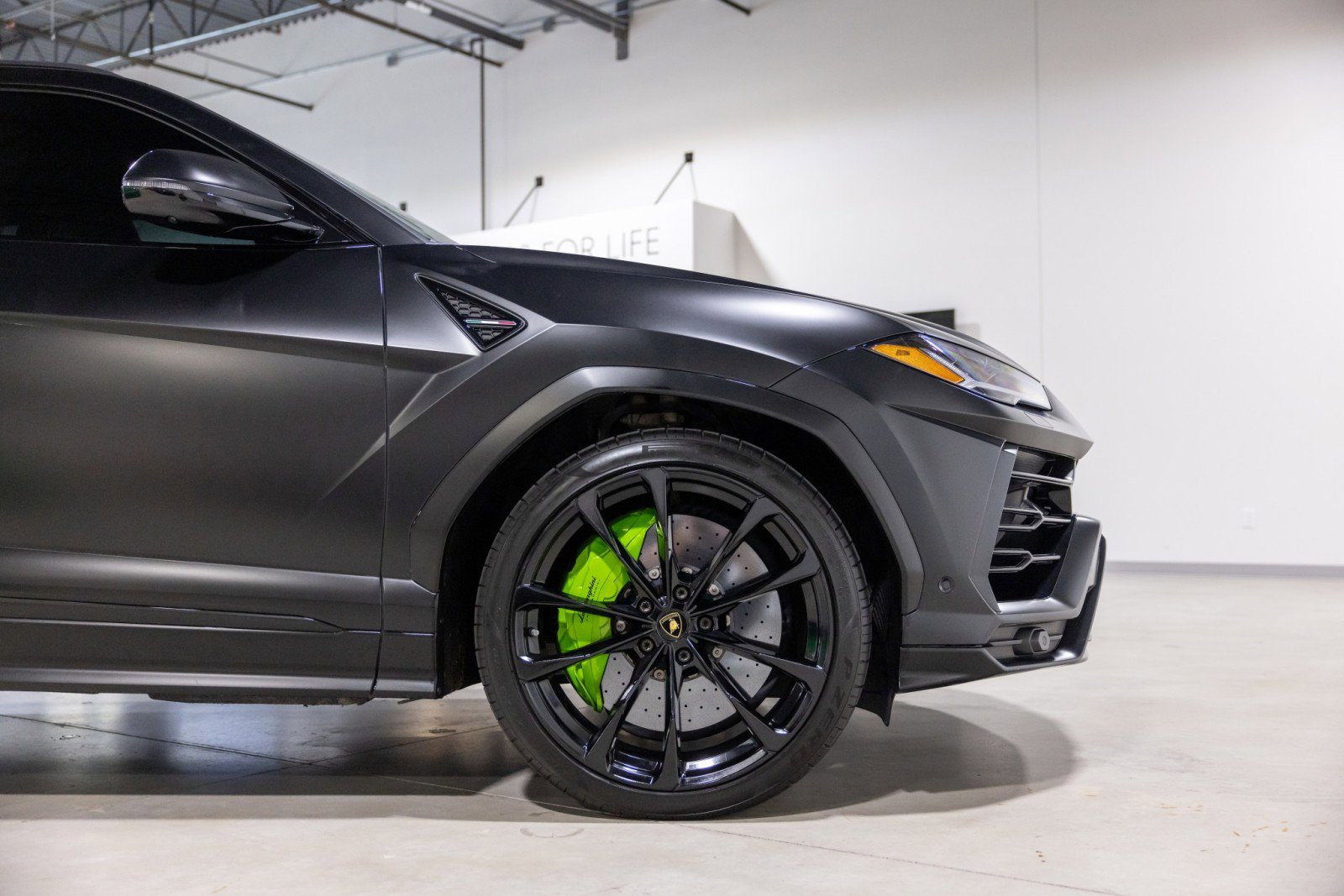 Used 2022 Lamborghini Urus image 22