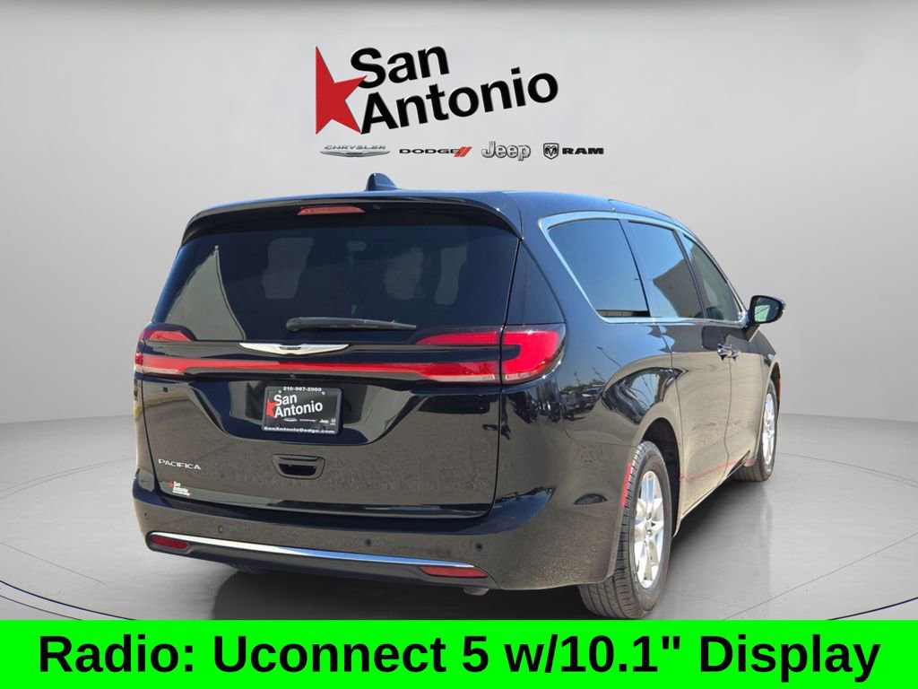 Used 2024 Chrysler Pacifica Touring-L image 5