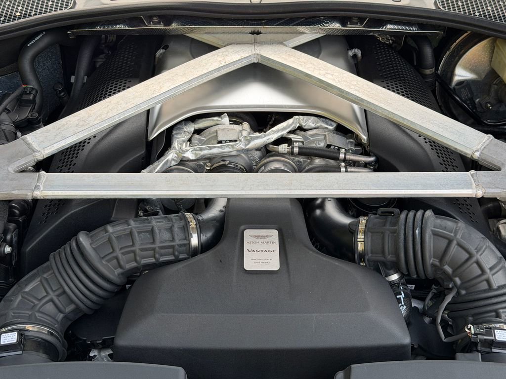 Used 2020 Aston Martin V8 Vantage Coupe RWD image 20