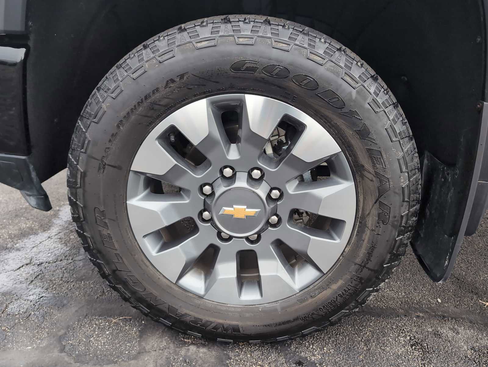 Used 2025 Chevrolet Silverado 2500 Custom w/ Custom Value Package image 31