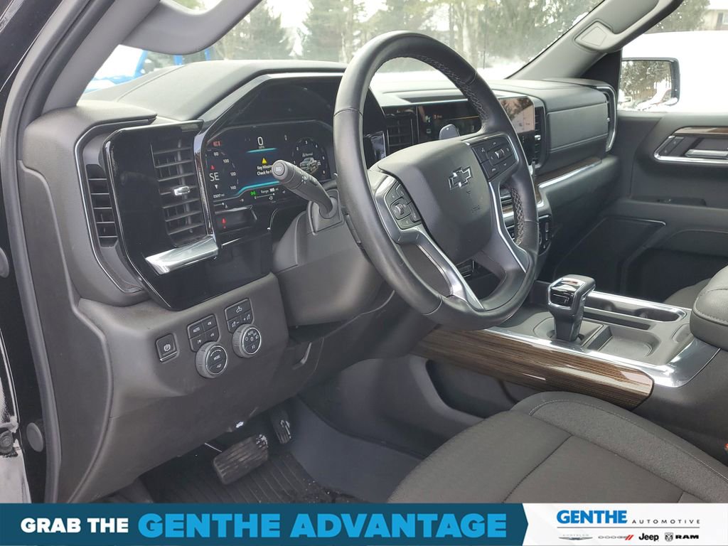 Used 2024 Chevrolet Silverado 1500 RST w/ Z71 Off-Road Package image 9