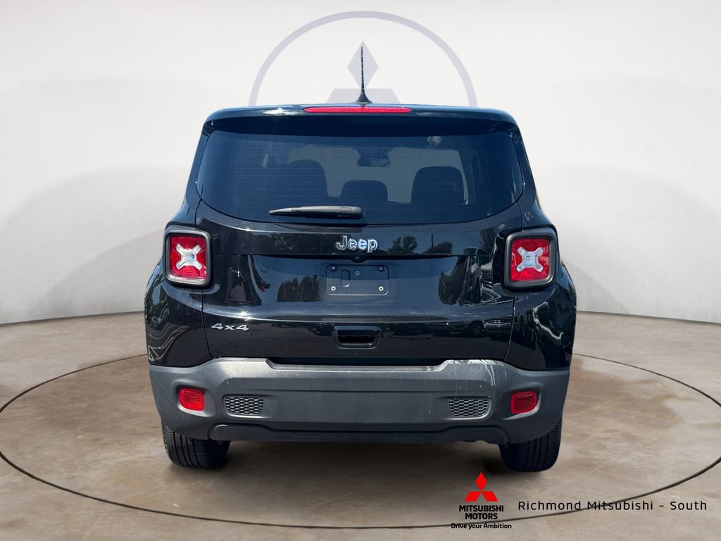 Used 2023 Jeep Renegade Latitude AWD/4WD image 4