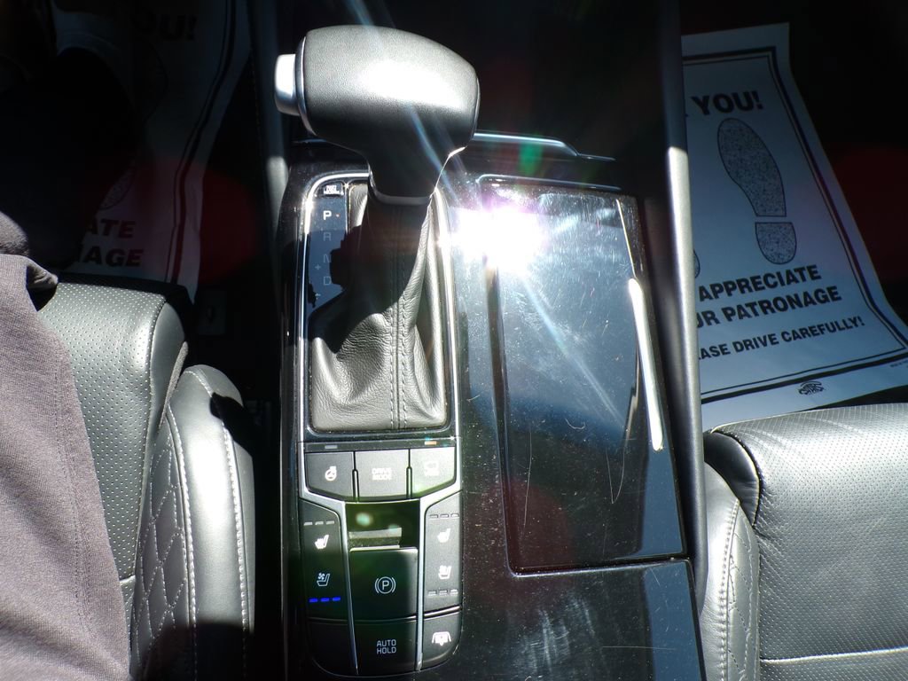 Used 2017 Kia Cadenza Limited FWD image 27