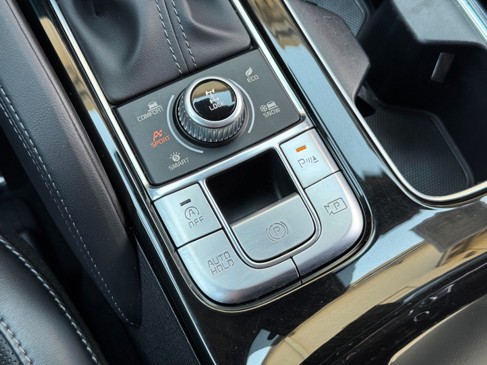 Used 2024 Kia Telluride SX Prestige AWD/4WD image 32
