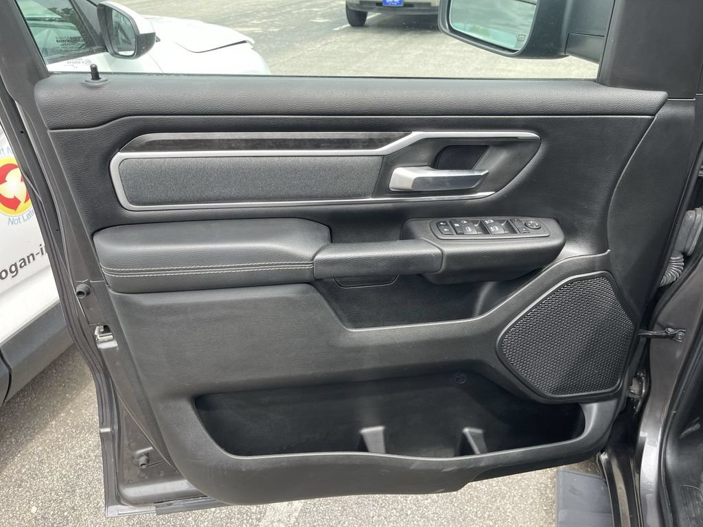 Used 2022 RAM 1500 Big Horn w/ Night Edition RWD image 4