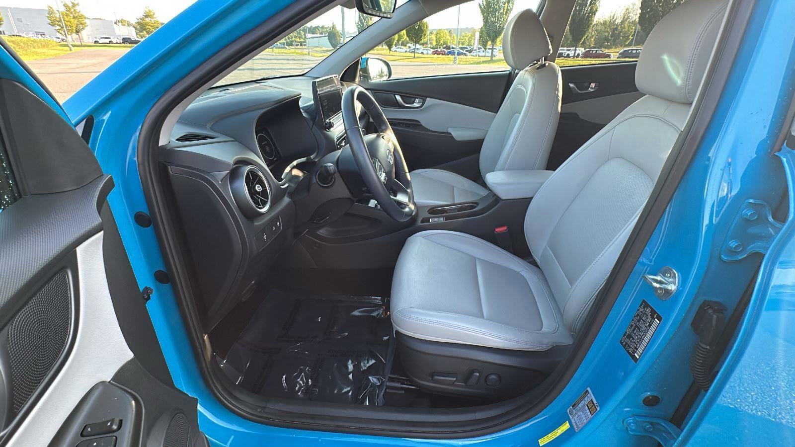 Certified 2022 Hyundai Kona Limited w/ Cargo Package image 25