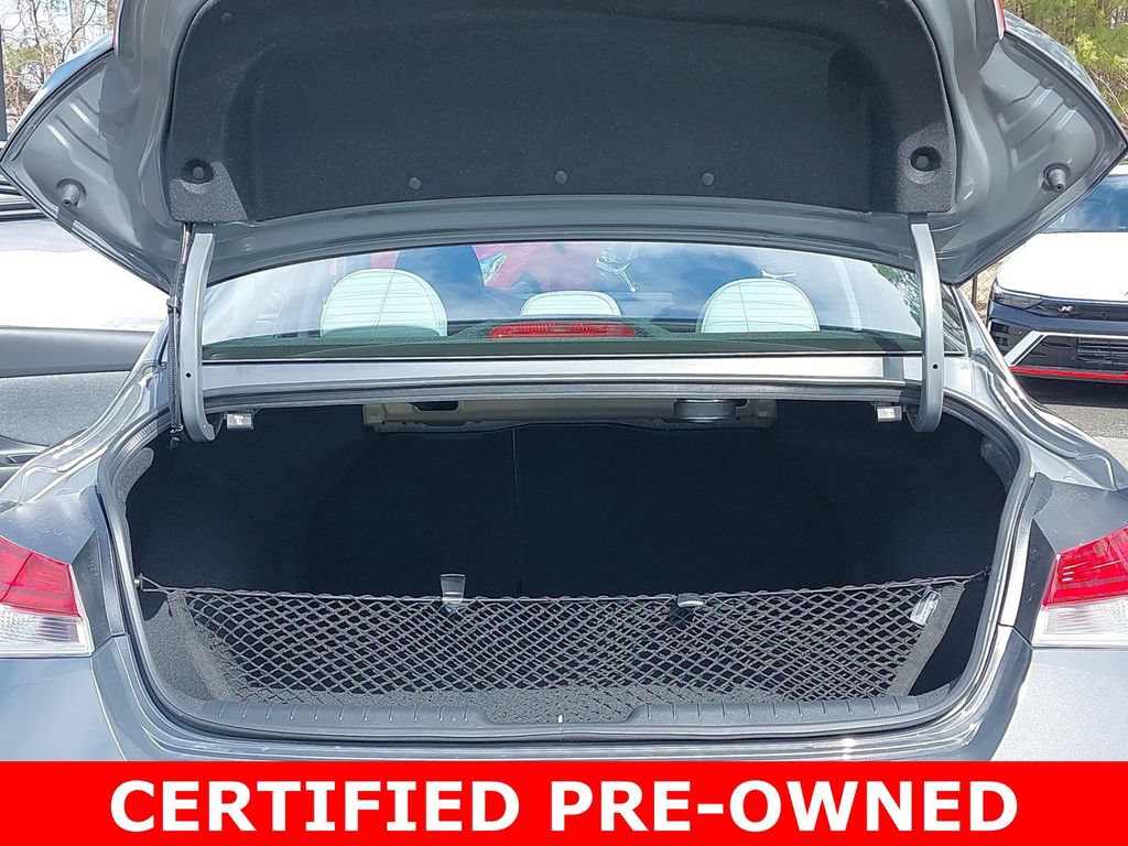 Certified 2025 Hyundai Elantra Limited FWD image 13