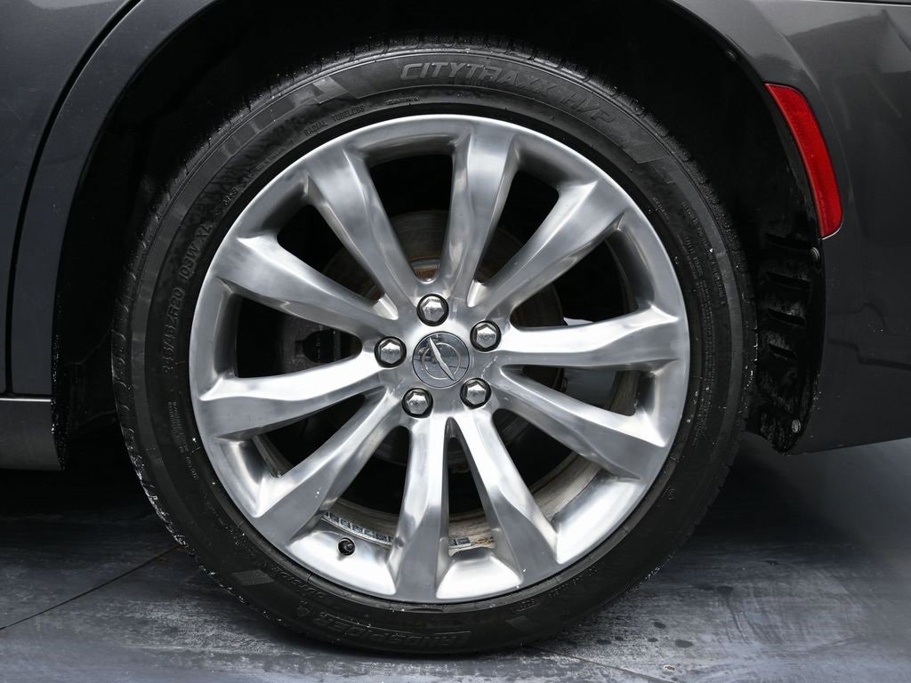 Used 2019 Chrysler 300 Limited image 12