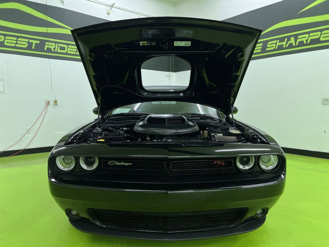Used 2018 Dodge Challenger R/T RWD image 4