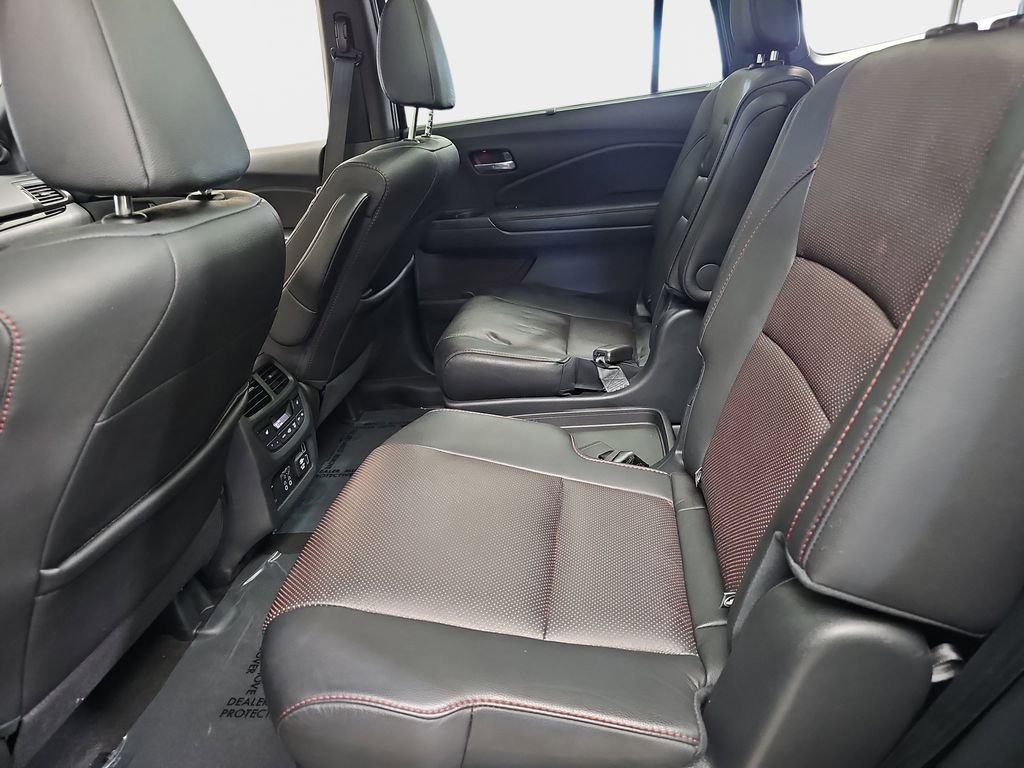 Used 2020 Honda Pilot Black Edition image 17