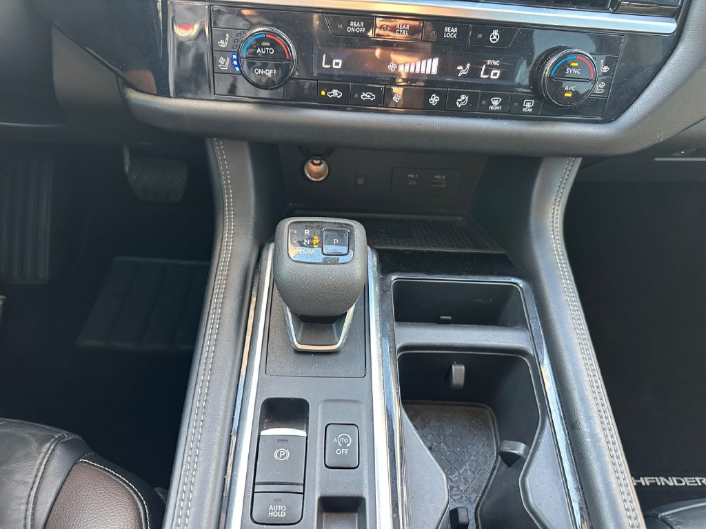 Used 2022 Nissan Pathfinder Platinum w/ Cargo Package FWD image 18