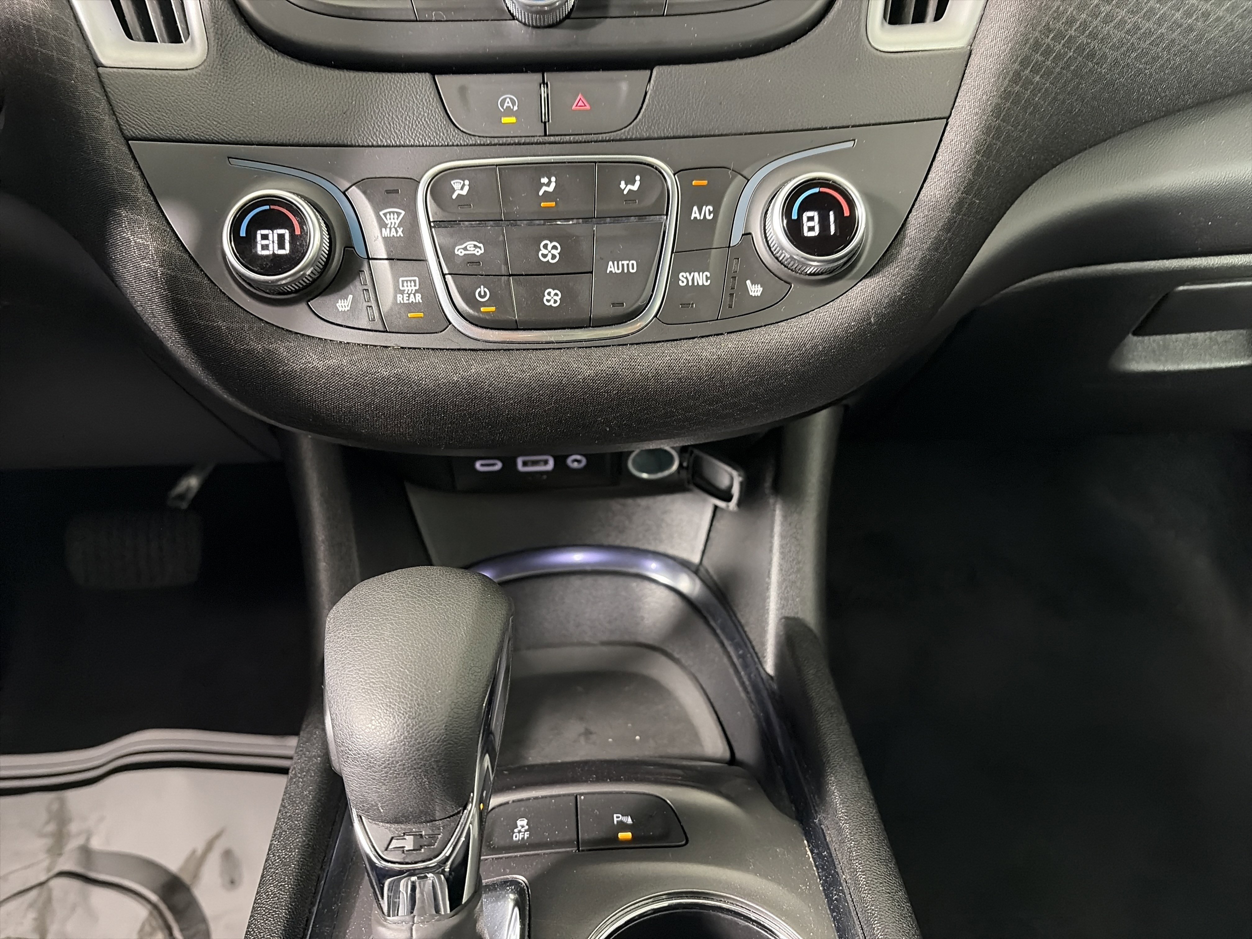 Used 2024 Chevrolet Malibu LT image 29