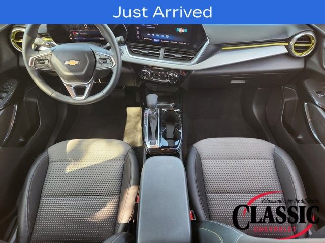 Used 2024 Chevrolet Trax LT w/ Sunroof Package image 36