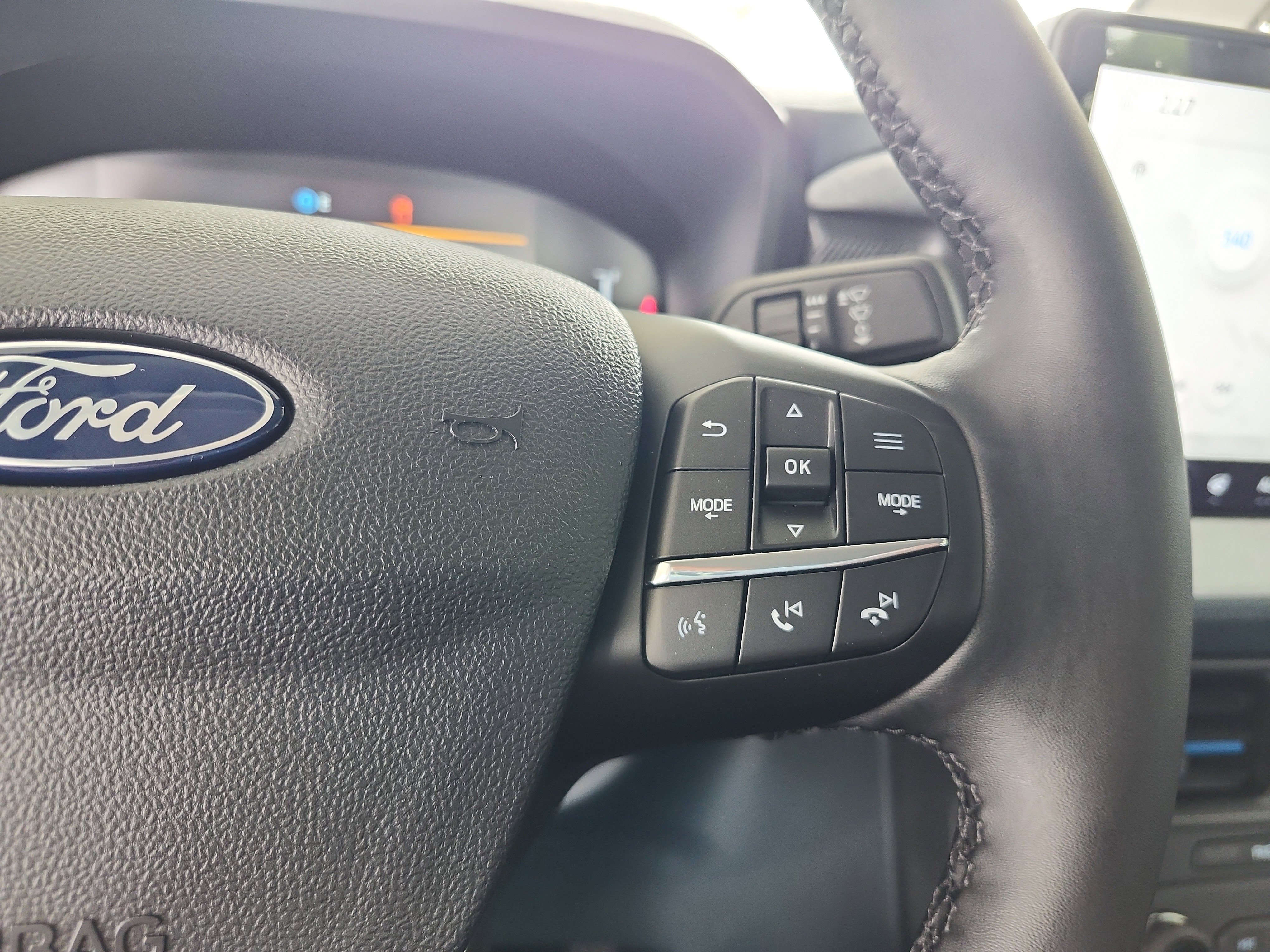 New 2026 Ford Maverick XLT w/ XLT Luxury Package AWD/4WD image 30