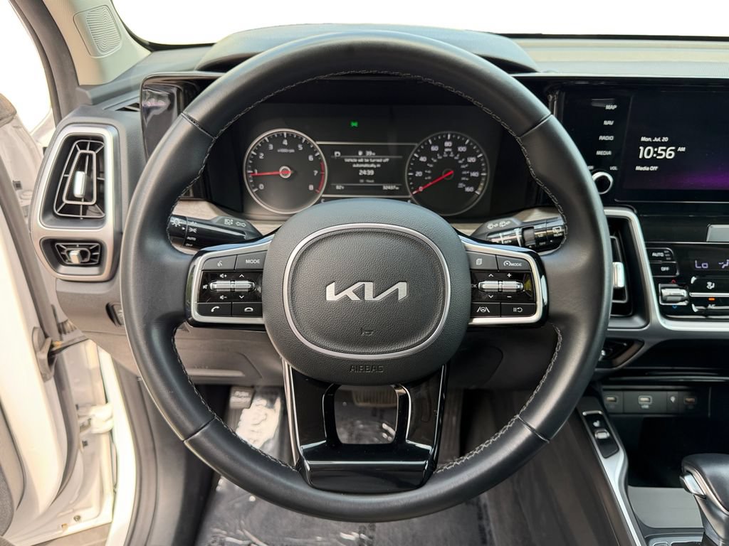 Certified 2023 Kia Sorento S w/ Panoramic Sunroof Package AWD/4WD image 19