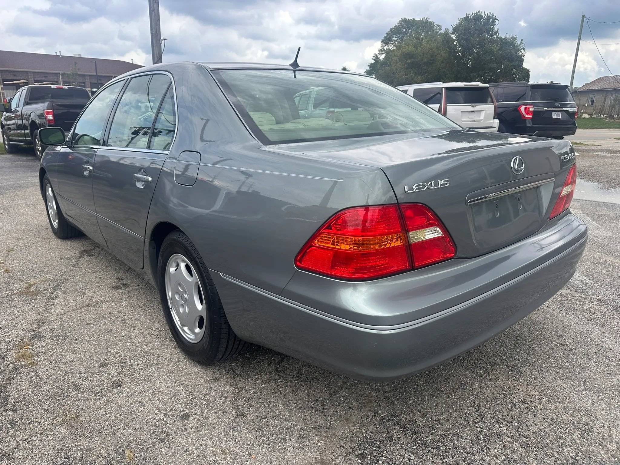 Used 2001 Lexus LS 430 RWD image 5