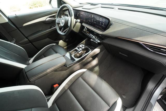 Used 2025 Buick Envision Sport Touring image 27