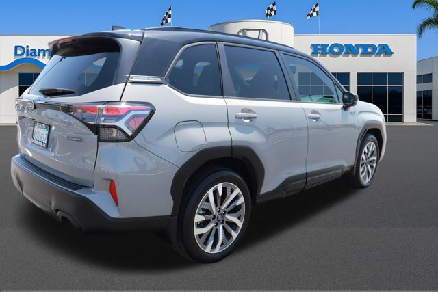 Used 2025 Subaru Forester Touring AWD/4WD image 8