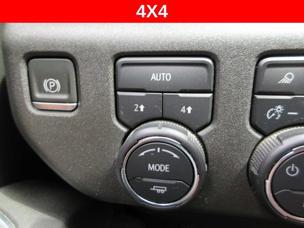 Certified 2023 Chevrolet Silverado 1500 LTZ w/ LTZ Premium Package AWD/4WD image 33