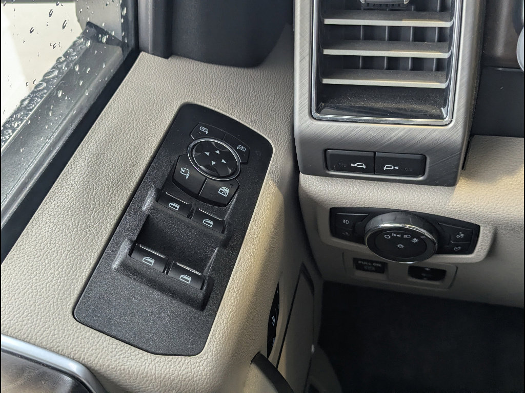 Used 2020 Ford F150 Limited AWD/4WD image 29