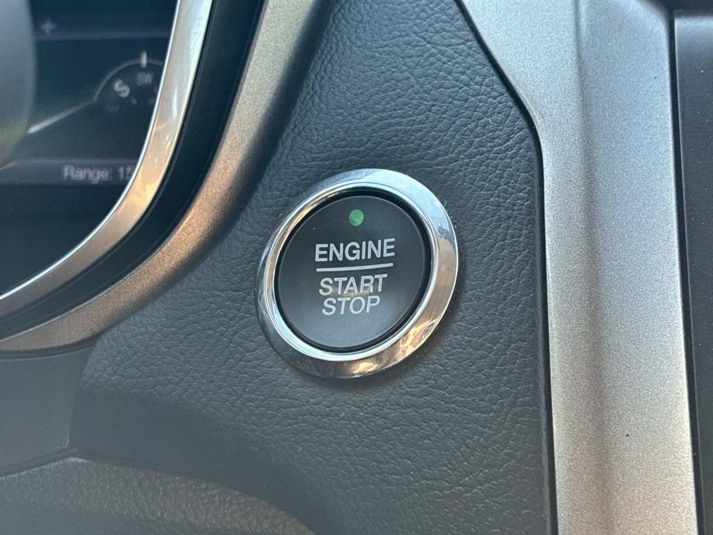 Used 2020 Ford Fusion SE FWD image 35