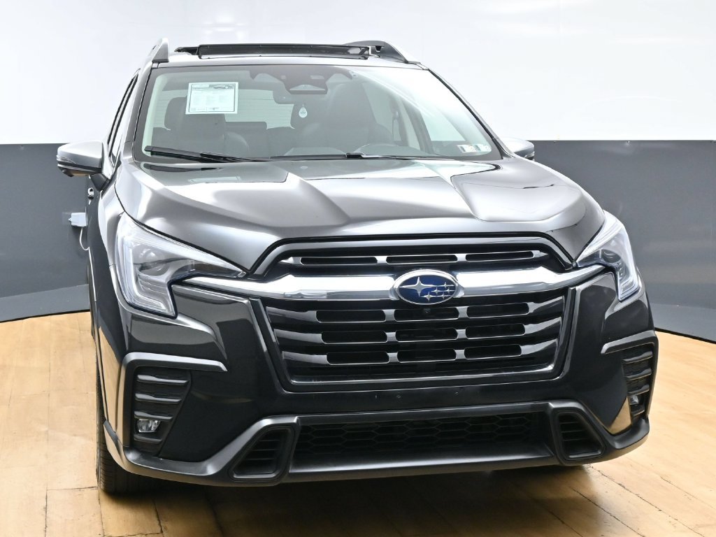 Used 2023 Subaru Ascent Limited w/ Technology Package AWD/4WD image 4