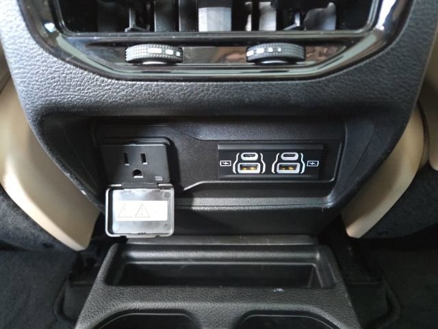 Used 2022 Jeep Grand Cherokee L Limited w/ Luxury Tech Group II image 24