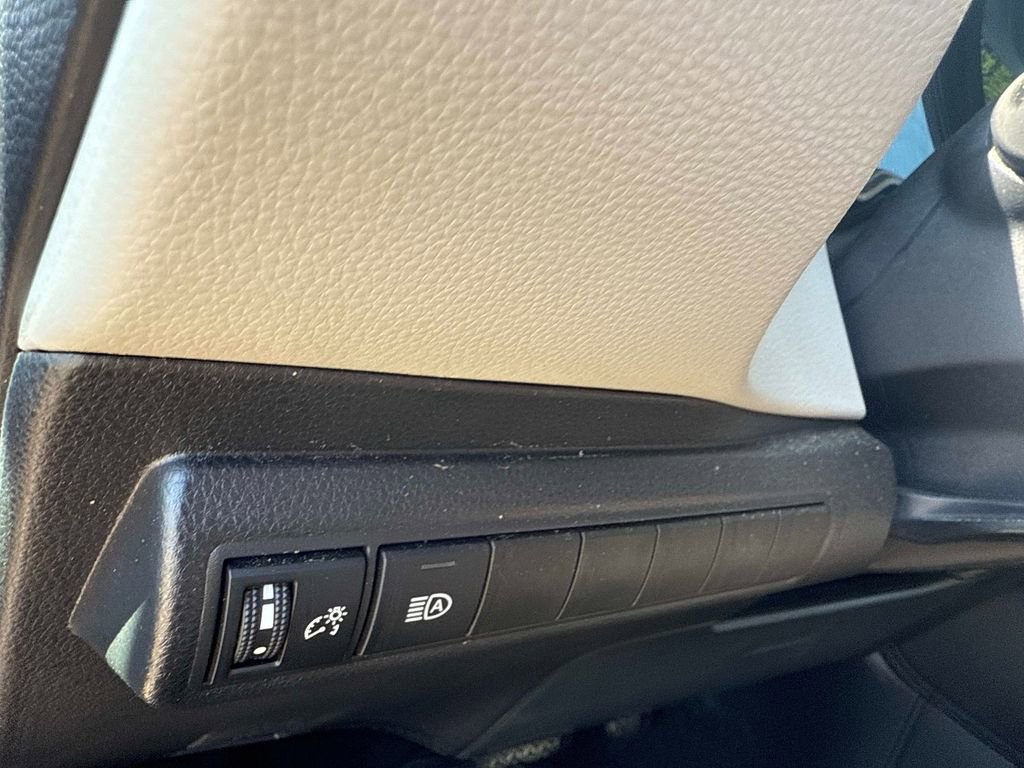 Used 2026 Toyota Corolla LE image 28