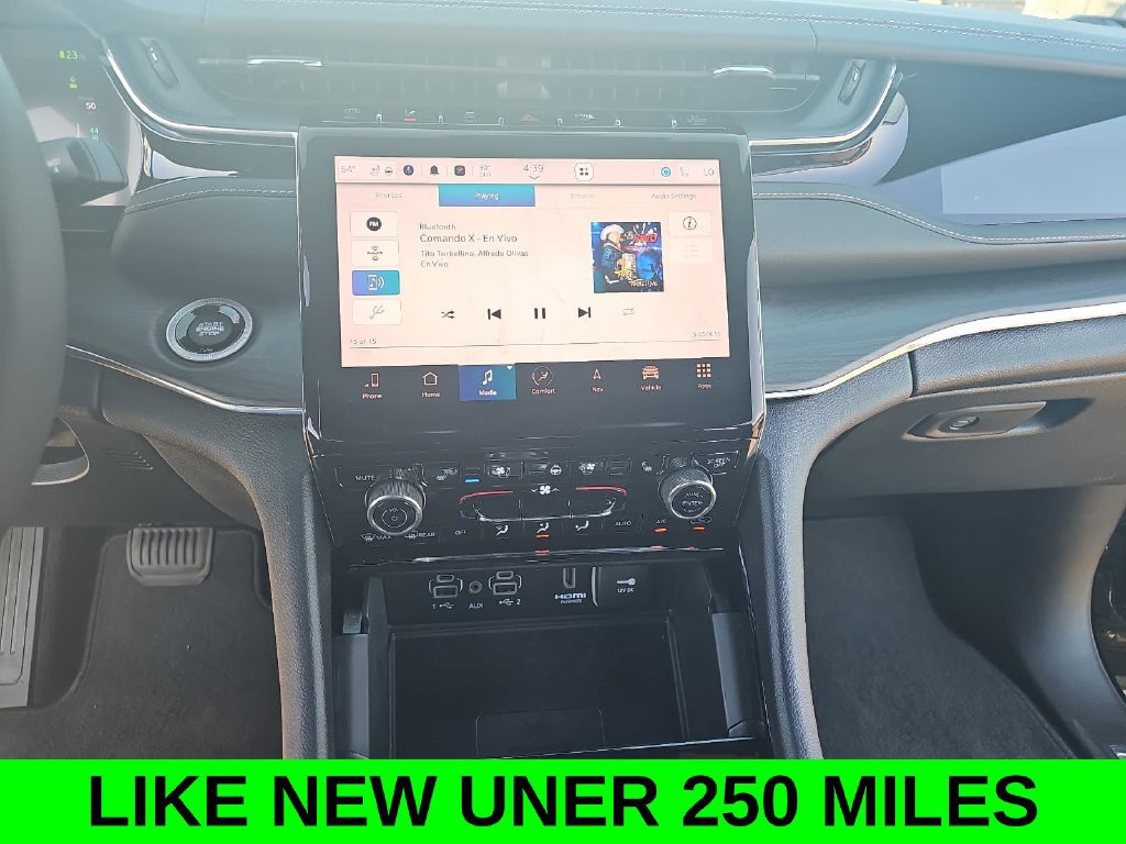 Used 2023 Jeep Grand Cherokee Overland w/ Luxury Tech Group IV AWD/4WD image 20