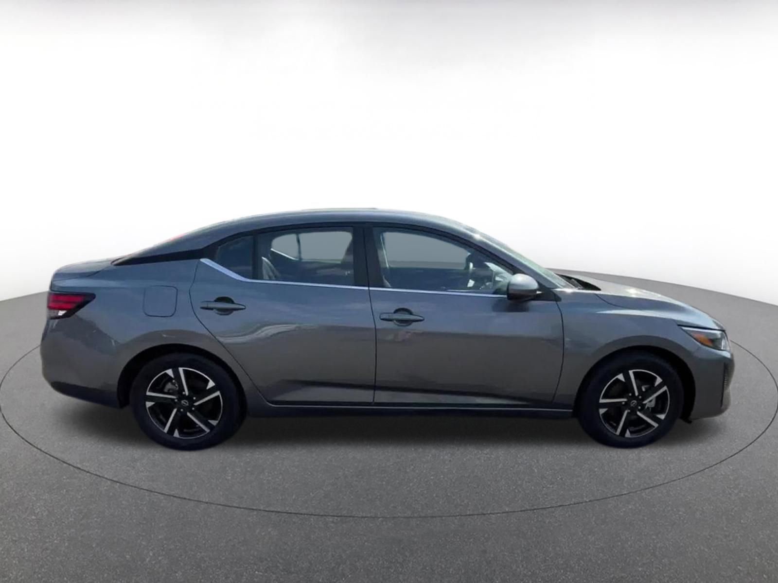 Used 2025 Nissan Sentra SV FWD image 16