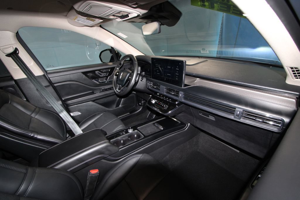 Used 2025 Lincoln Corsair Reserve w/ Jet Appearance Package AWD/4WD image 20
