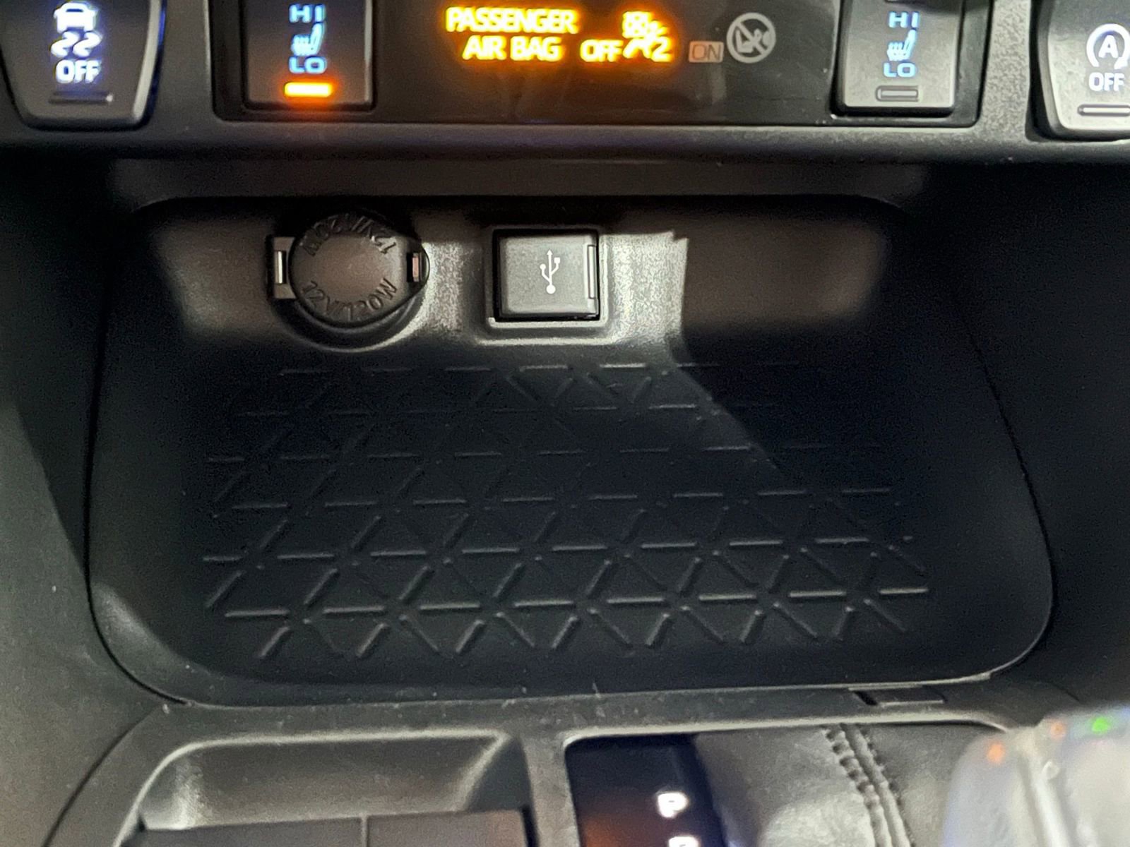 Used 2022 Toyota RAV4 XLE w/ Convenience Package AWD/4WD image 23