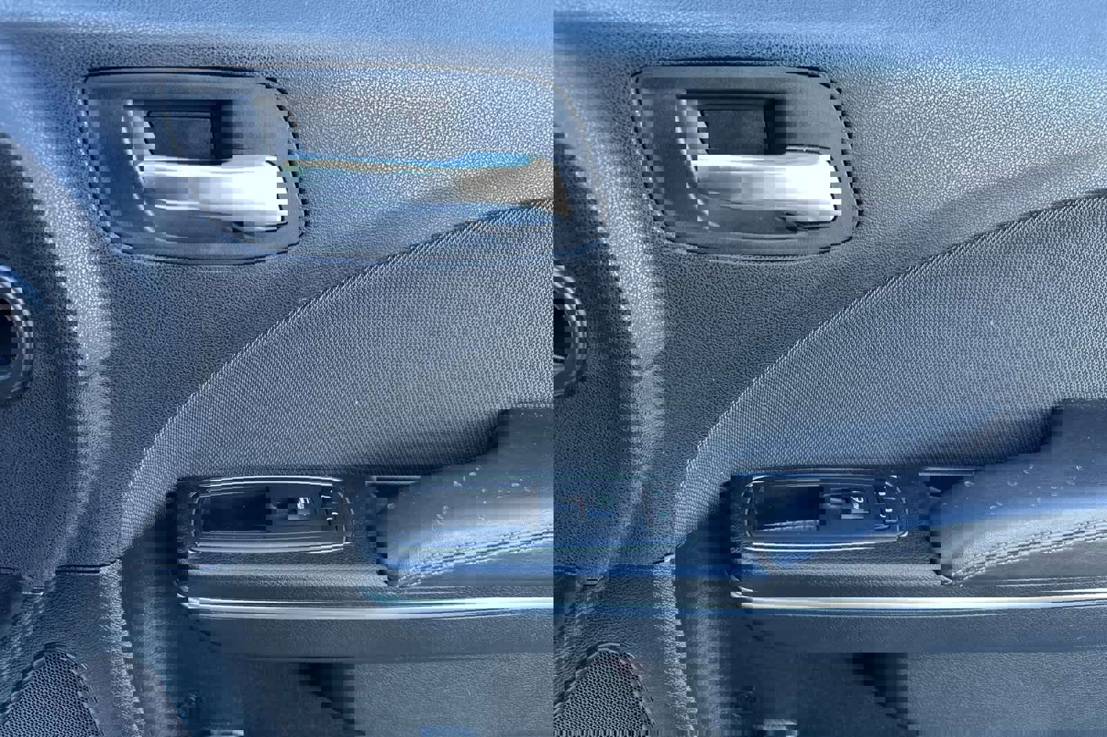 Used 2018 Dodge Charger SXT image 18