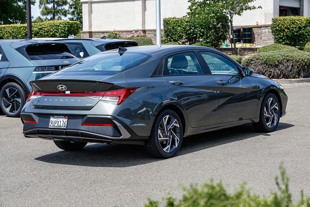 Certified 2025 Hyundai Elantra SEL FWD image 5