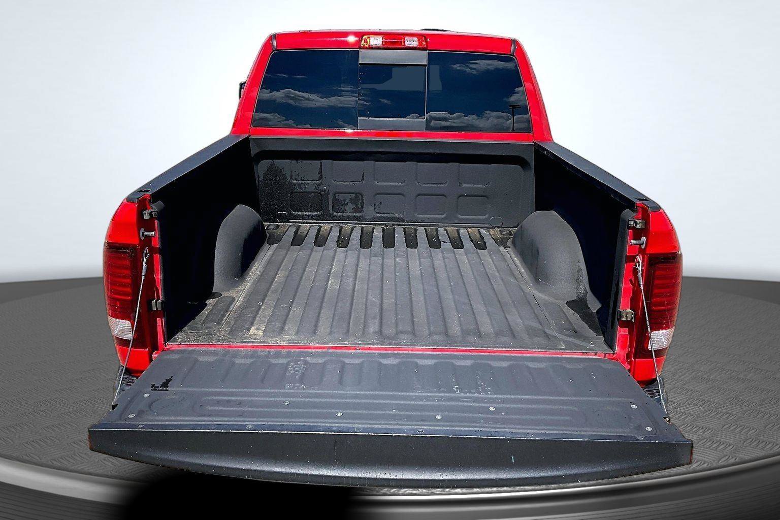 Used 2019 RAM 1500 Classic Warlock AWD/4WD image 5