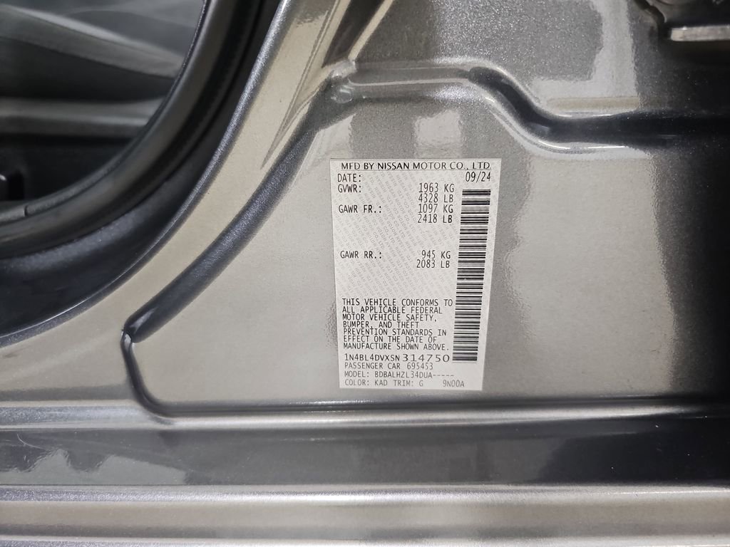Used 2025 Nissan Altima 2.5 SV FWD image 41
