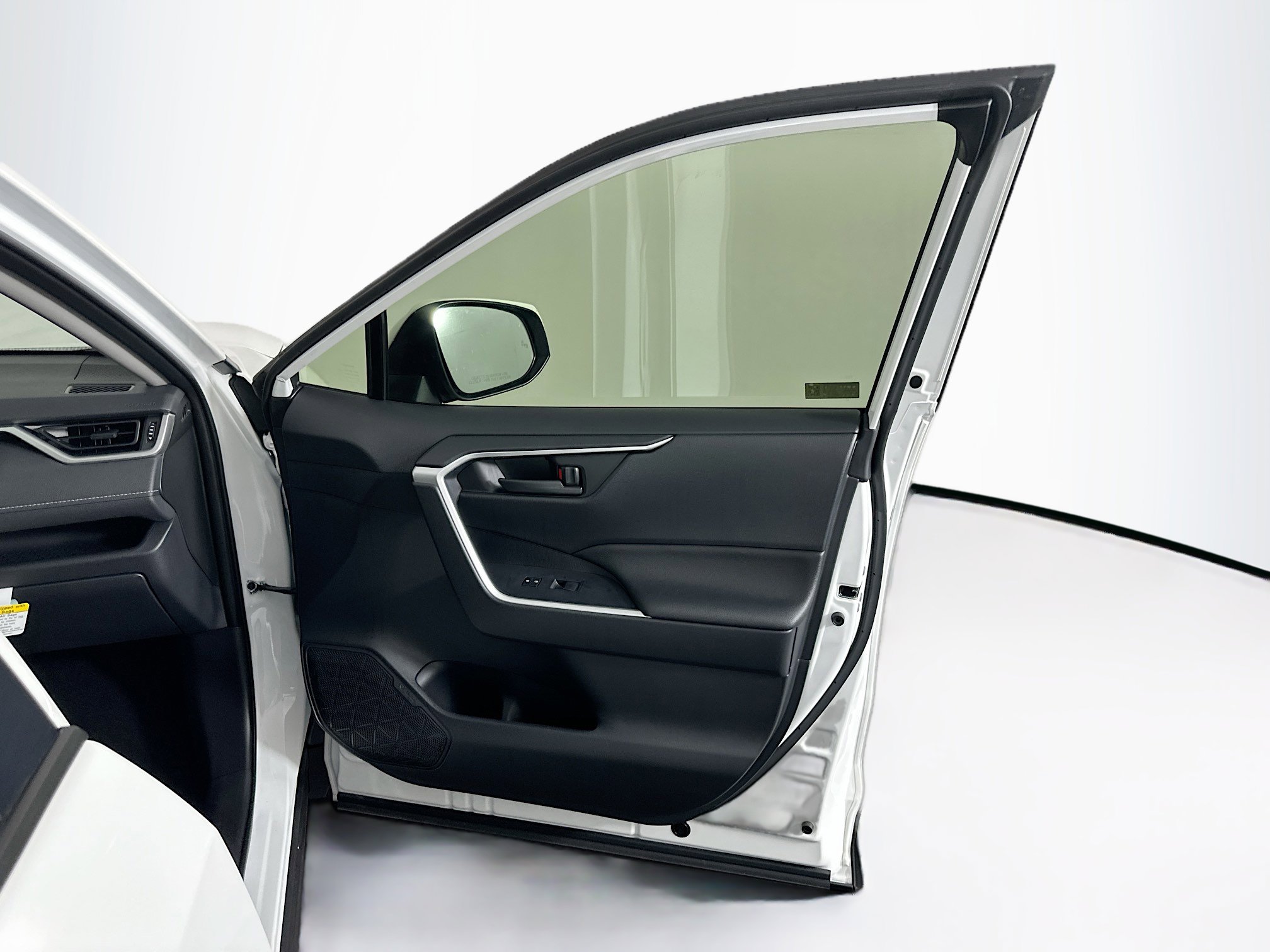 Used 2025 Toyota RAV4 LE image 32