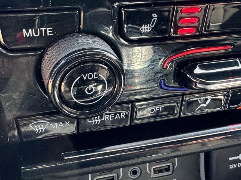 Used 2023 Jeep Grand Cherokee L Laredo AWD/4WD image 23