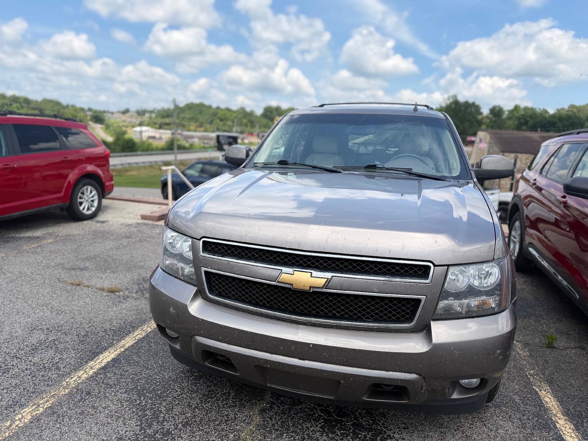 Used 2012 Chevrolet Tahoe LT w/ Luxury Package AWD/4WD image 6